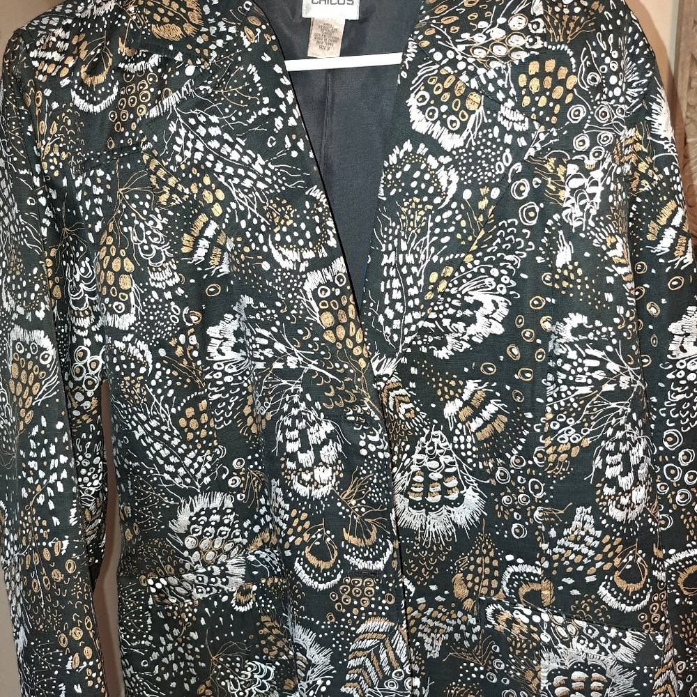 NWOT Chico's Women's Black and Gold Patterned Jacket